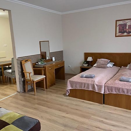 Brookforest Apartman Hajdúszoboszló Екстериор снимка