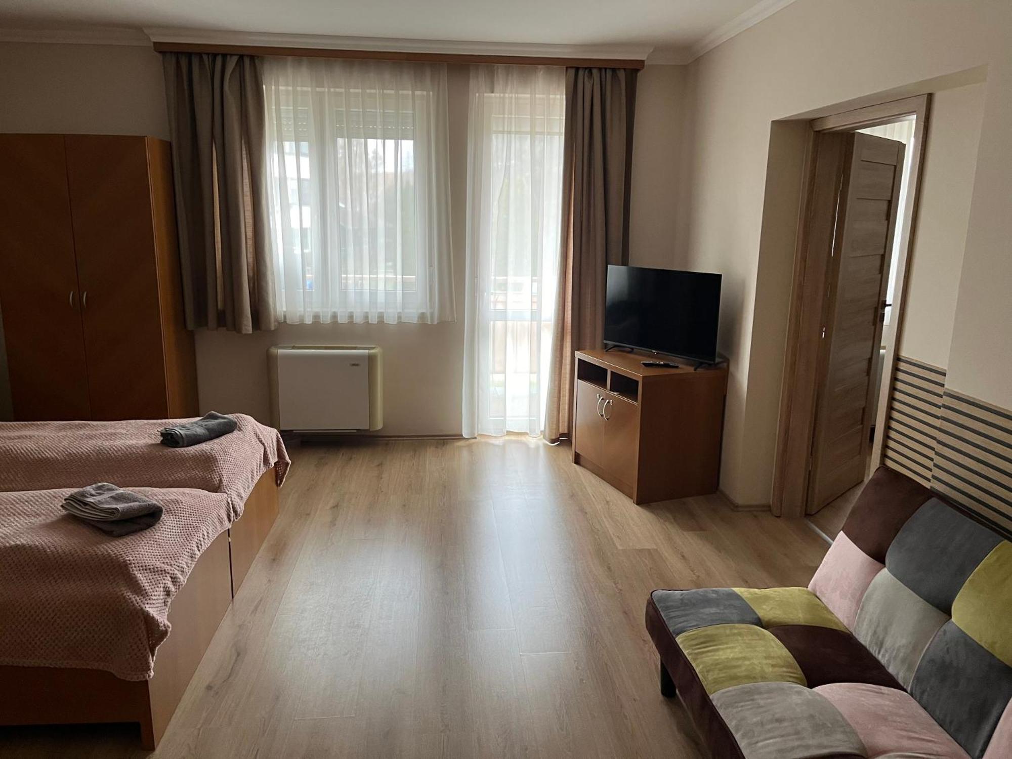 Brookforest Apartman Hajdúszoboszló Екстериор снимка
