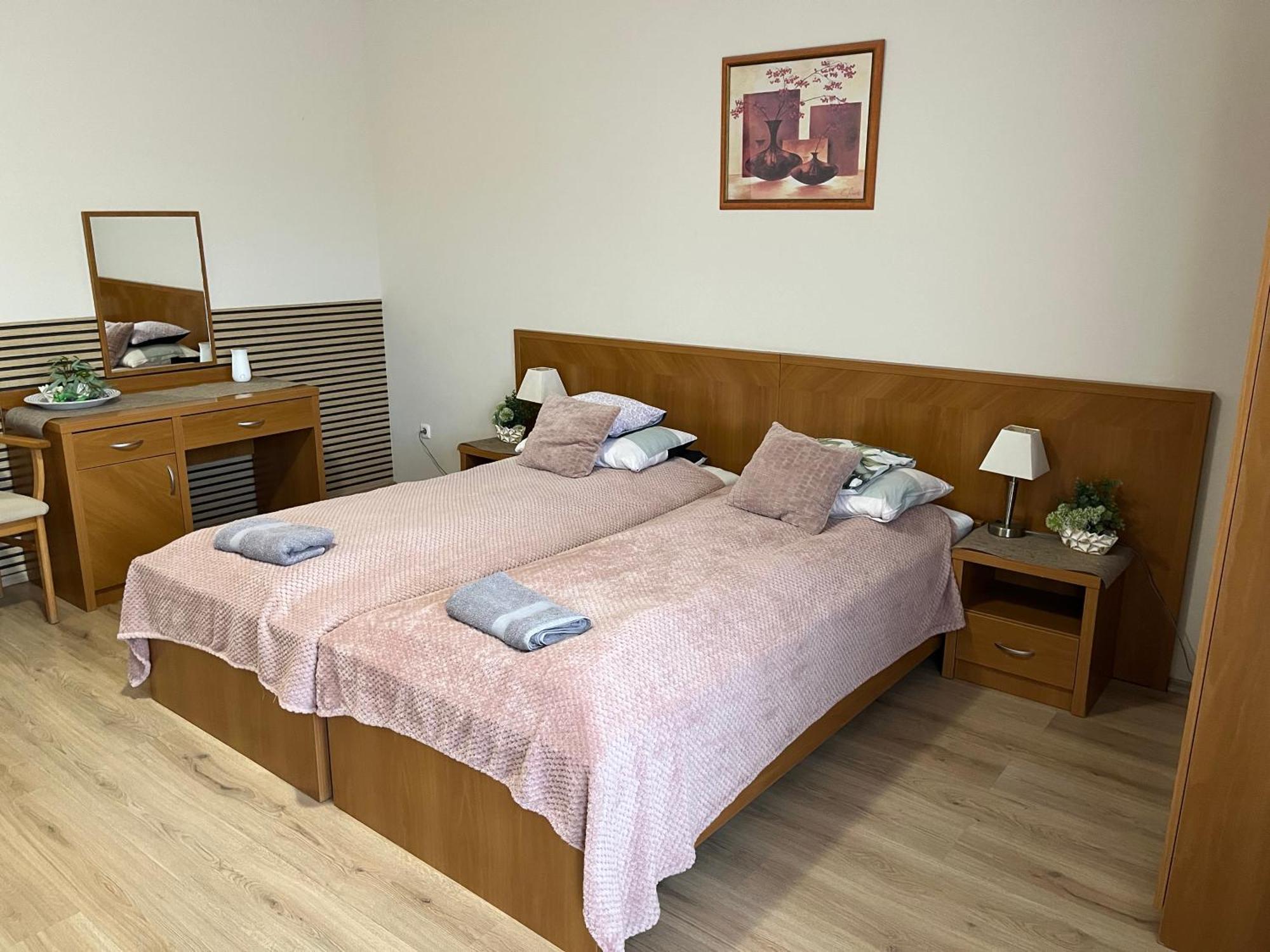 Brookforest Apartman Hajdúszoboszló Екстериор снимка